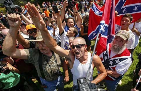 Tổ chức Ku Klux Klan biểu tình