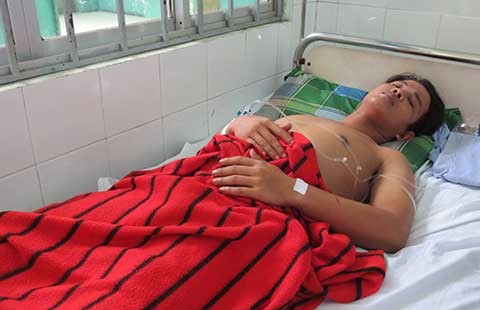 Thuê loa hát nhạc sống trên biển, hai du khách bị đánh