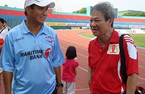 Làm HLV phải quái!