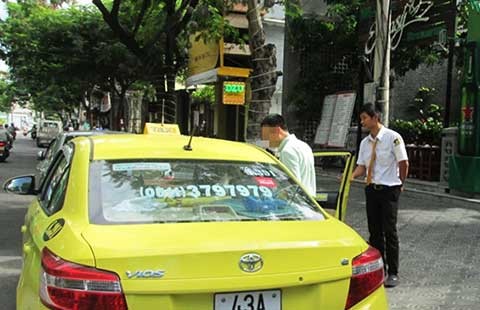 Có taxi đưa người say về: Đỡ lo!