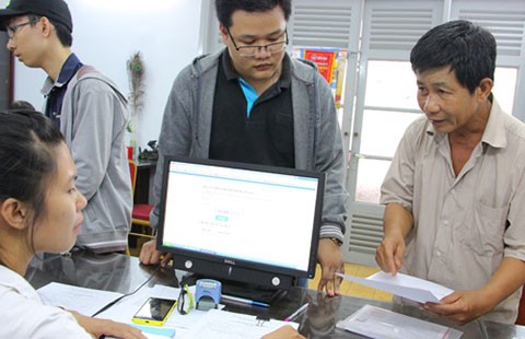 Phụ huynh không biết nộp đơn phúc khảo ở đâu