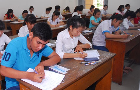 Thi THPT: Bộ GD&ĐT còn “ôm rơm nặng bụng”