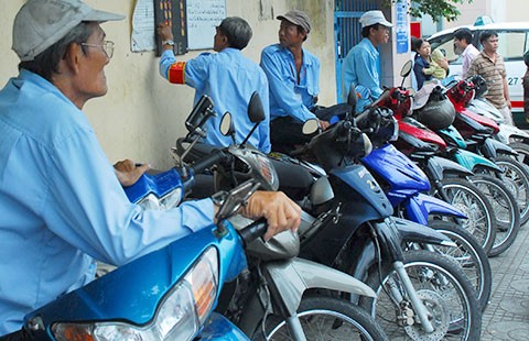 Bỏ thu phí xe máy là hợp lòng dân!
