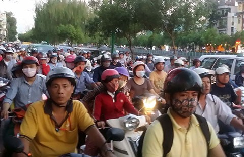 Thu phí xe máy: Nên dừng!