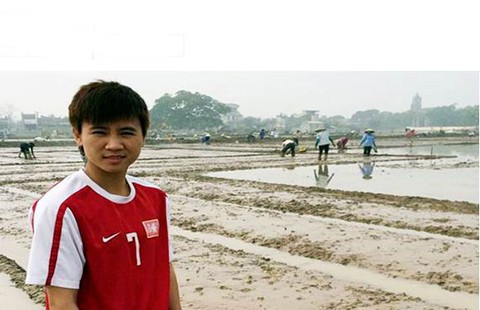 Sau Lương ‘dị’, bóng đá Việt Nam có thêm… Dung ‘dị’