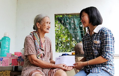 Nặng lòng khi nhận một đồng của bá tánh