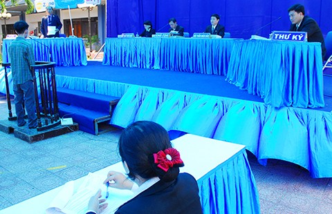 Tiếp tục kiến nghị về chỗ ngồi của luật sư