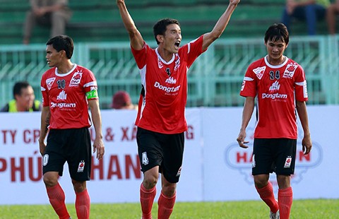 Bán kết Cúp Quốc gia 2015: Gánh nặng đá cúp