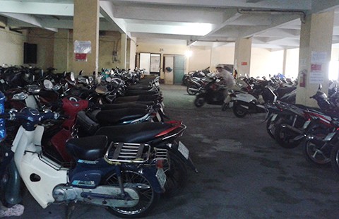Dời nhà xe chung cư vì sợ cháy