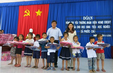 Home Credit đến với học sinh nghèo