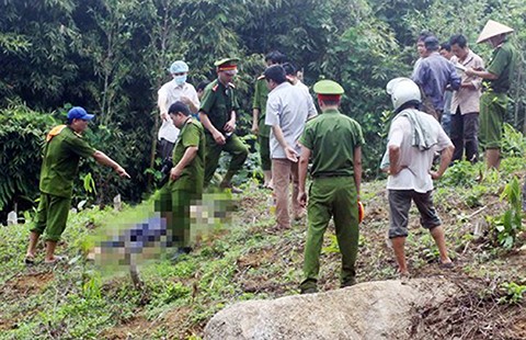 Cả gia đình bốn người bị thảm sát