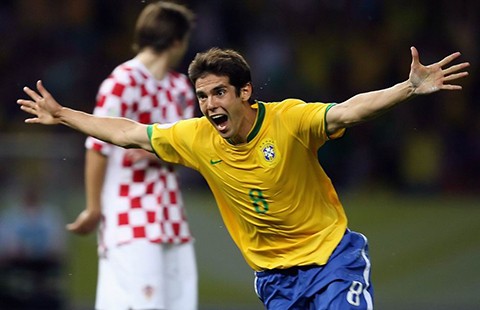 Kaka tái xuất trong màu áo Brazil