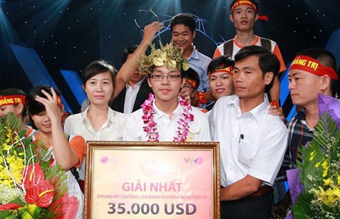Nam sinh ‘đẹp trai nhất’ Olympia 2015 giành vòng nguyệt quế