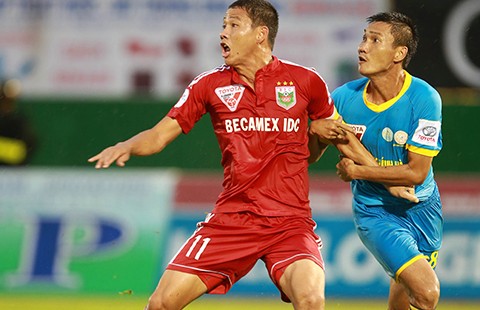 Thanh Hóa ngã ngựa, B. Bình Dương bị cầm chân