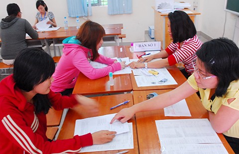 Thót tim vì điểm xét tuyển ‘nhảy múa’