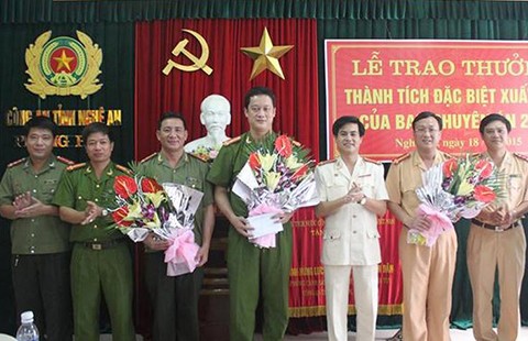 Thưởng ‘nóng’ vụ bắt ma túy liên tỉnh có súng