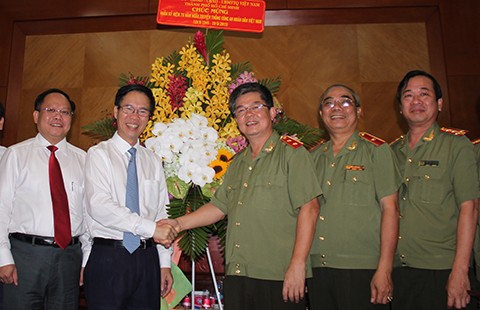 Lãnh đạo TP.HCM thăm các đơn vị công an