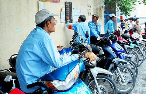 Thiếu tầm nhìn trong đề xuất thu phí xe máy