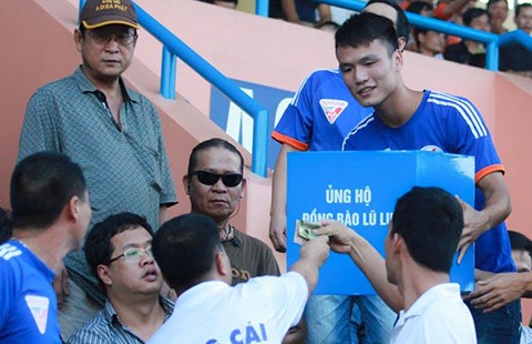 Bóng đá hướng đến cộng đồng