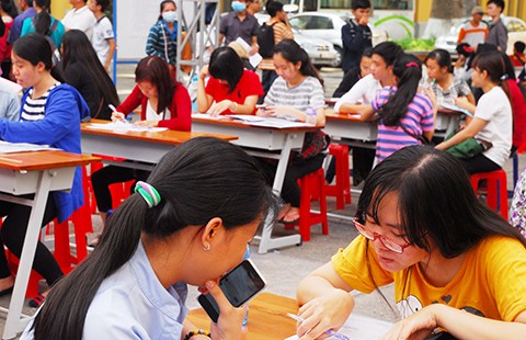 Không quản lý tuyển sinh kiểu ‘cây kim sợi chỉ’