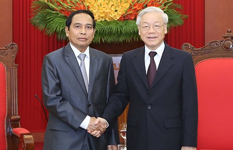 Không ngừng phát triển đoàn kết Việt-Lào