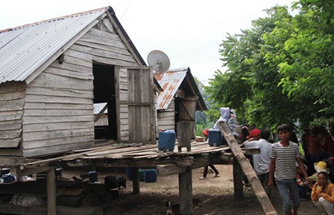 Nghi dùng ‘thuốc thư’, cả nhà bị đánh thương vong