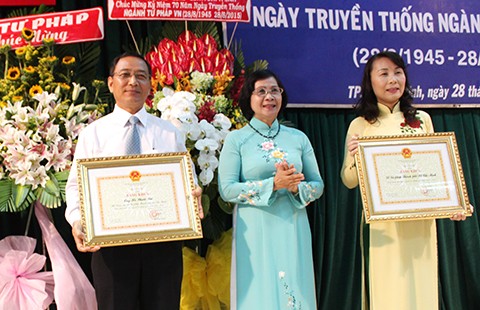 ‘Không giành phần dễ về mình, đẩy phần khó cho dân’