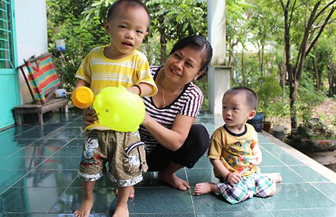 Gia đình vàng của trẻ mồ côi