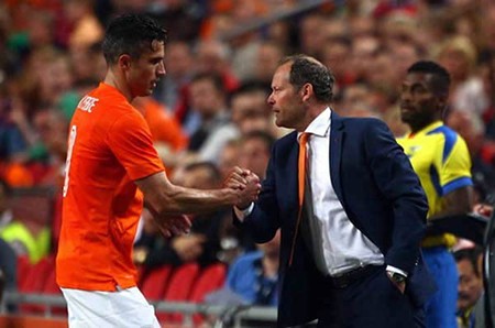 Vòng loại Euro 2016: Hà Lan tìm lối thoát
