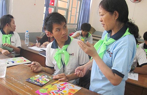 Dạy vẽ miễn phí cho người câm điếc