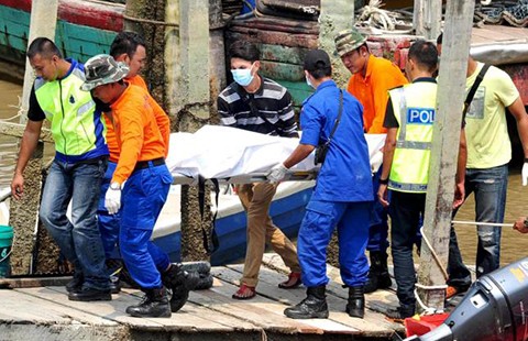 Tàu chở người nhập cư chìm ở Malaysia