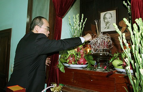 Lãnh đạo Đảng, Nhà nước dâng hương tưởng niệm Hồ Chủ tịch