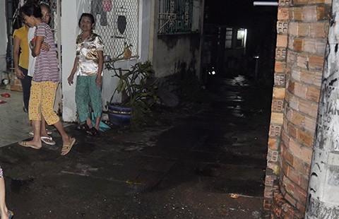 Dọa đánh trẻ, đâm chết người ngăn cản