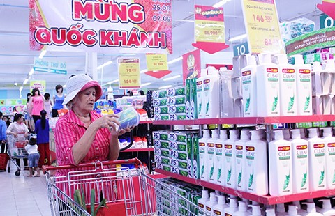 Nghịch lý: Giá xăng giảm, giá cước vận tải vẫn đứng yên