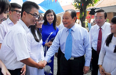 Học sinh cả nước nô nức trong ngày khai giảng năm học mới