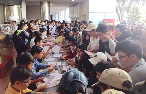 Học sinh, sinh viên có thể đóng BHYT làm ba lần