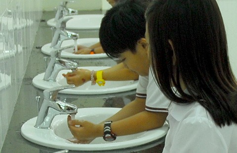 Dịch bệnh rình rập trẻ mùa tựu trường