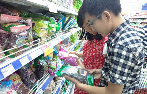 ‘Gánh’ gạo bán tận nhà khách hàng
