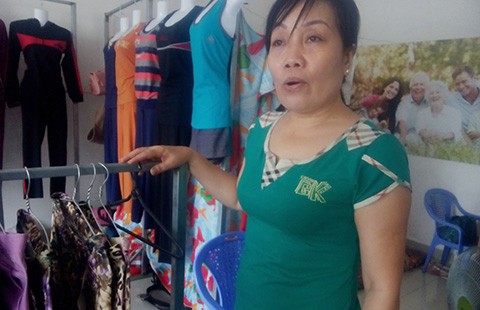 Mất tiền vì ‘Tây’ mua hàng ‘làm xiếc’