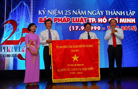 Nhìn rõ thách thức, hướng tới tương lai