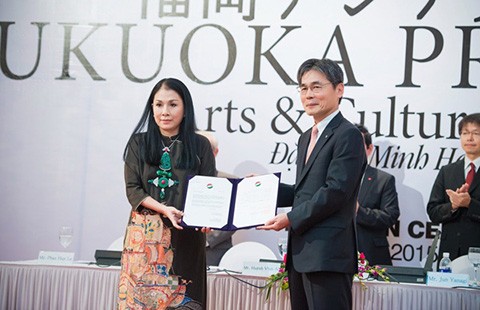 Nhà thiết kế Minh Hạnh nhận giải thưởng Fukuoka