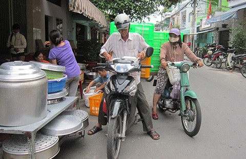 Nhóm thiện nguyện ‘Gốc cây sung’
