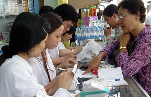 Giá biệt dược đang ngoài tầm với của dân