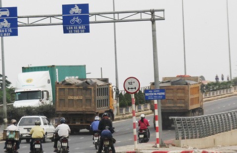 CSGT ‘làm luật’ ngay trước mặt lãnh đạo Đà Nẵng!