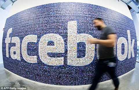 Facebook bị cáo buộc làm 'gián điệp NSA'