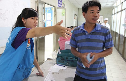 Để người bệnh cười nhiều, bớt khổ sở