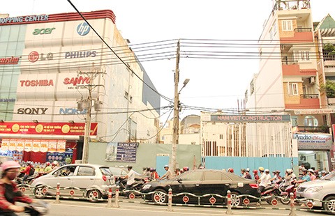 Cấp phép xây cao ốc ‘đụng’ tuyến metro