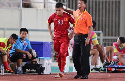 Vòng loại U-19 châu Á: HLV Hoàng Anh Tuấn nổi cáu