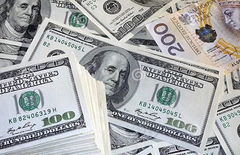 Có nên mua USD khi lãi suất bằng 0%?