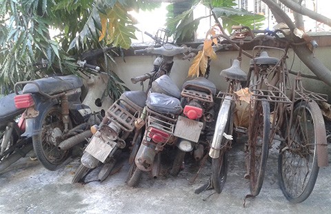 Xe tang vật thành đống sắt vụn